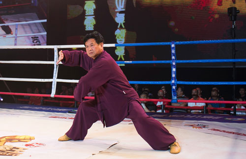 名师李志强先生的一套红拳表演充分体现了中国武术的博大精深和独有