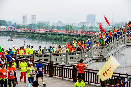 2018年底中国总人口_2017年末中国总人口达13.9亿人口出生率12.43‰