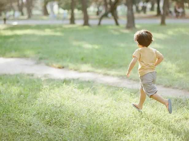 【奔跑吧少年专题】秘境百马(2)如何让孩子对跑步感兴趣?