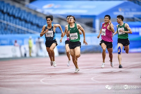 男子十项全能决赛,浙江选手华梓惠以7474分夺冠;女子三级跳远决赛