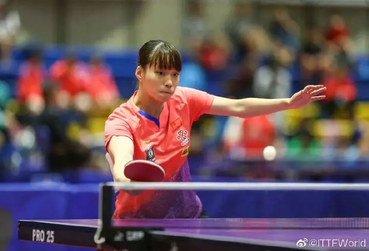 刘曦乒乓球图片