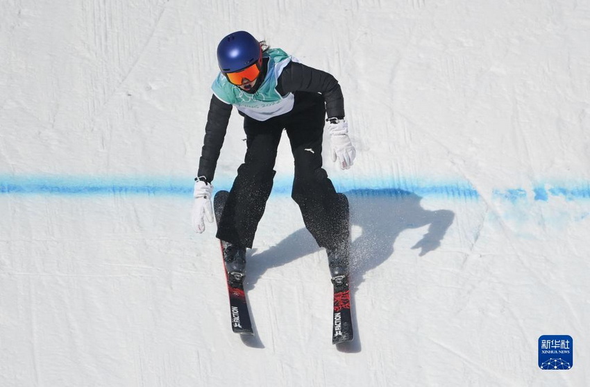 2月7日，中國選手谷愛凌參加自由式滑雪女子大跳臺(tái)資格賽。