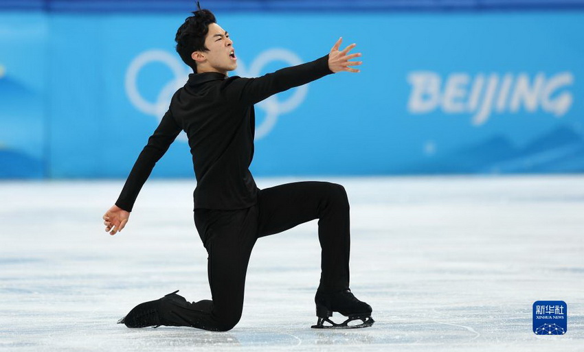 2月8日，美國選手陳巍在比賽中。
